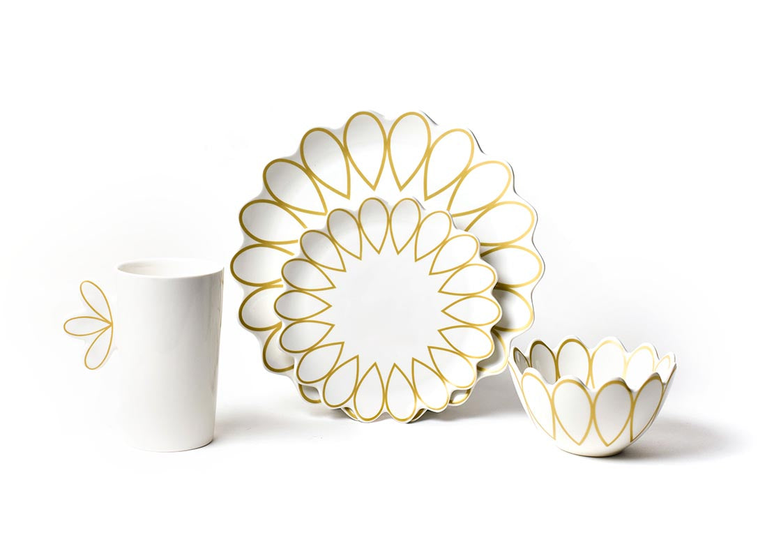 Front View of Coordinating Deco Gold Scallop 4 Piece Place Setting
