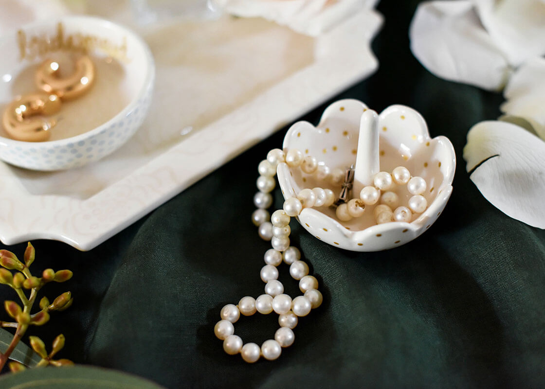 Pearl Necklace in Ring Dish Gold Swiss Dot Scallop Design