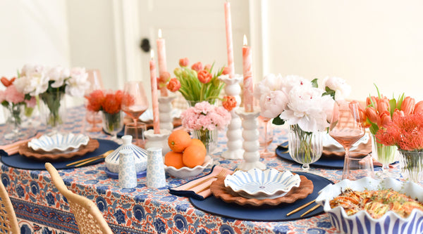 5 Essential Types of Table Décor Every Host Should Own