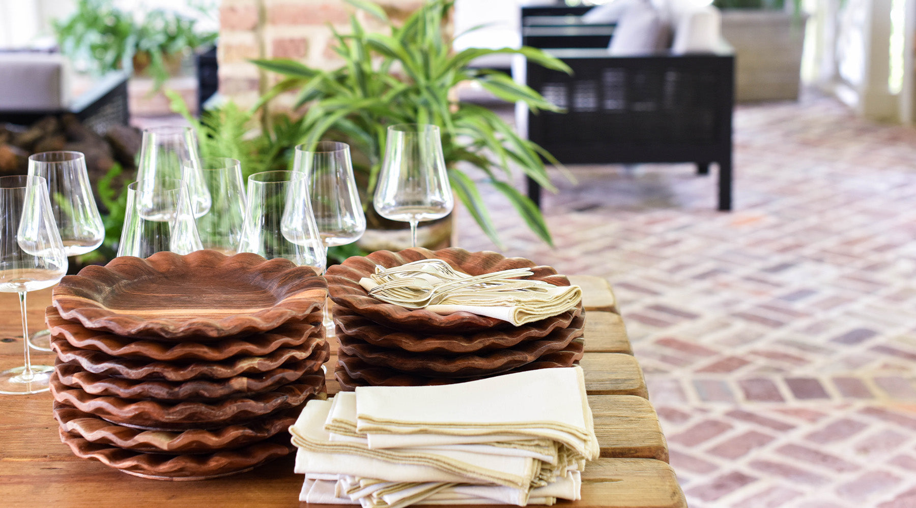 Al Fresco Affairs: How to Host the Perfect Outdoor Gathering