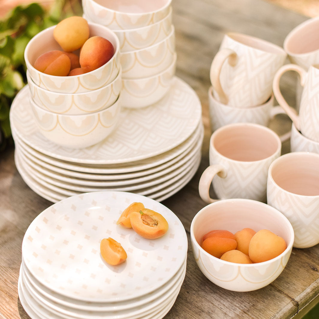 Blush dinnerware cheap