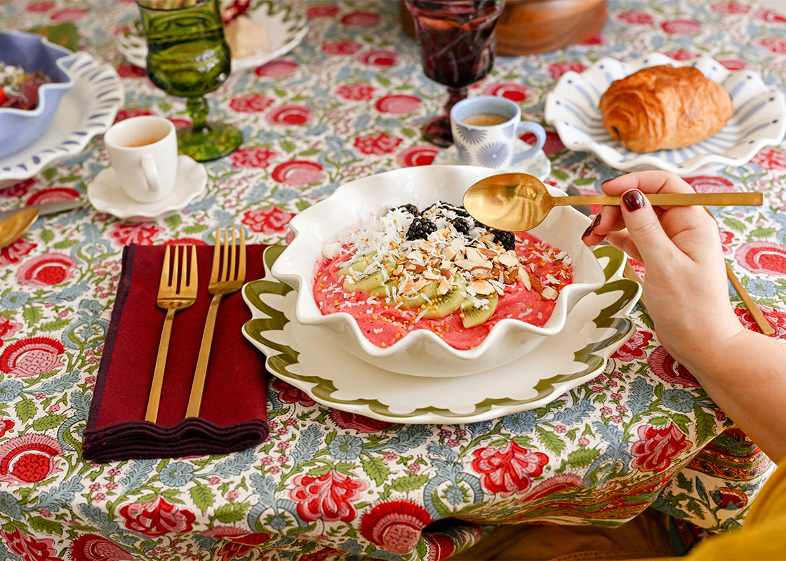 Signature White Ruffle Entree Bowl